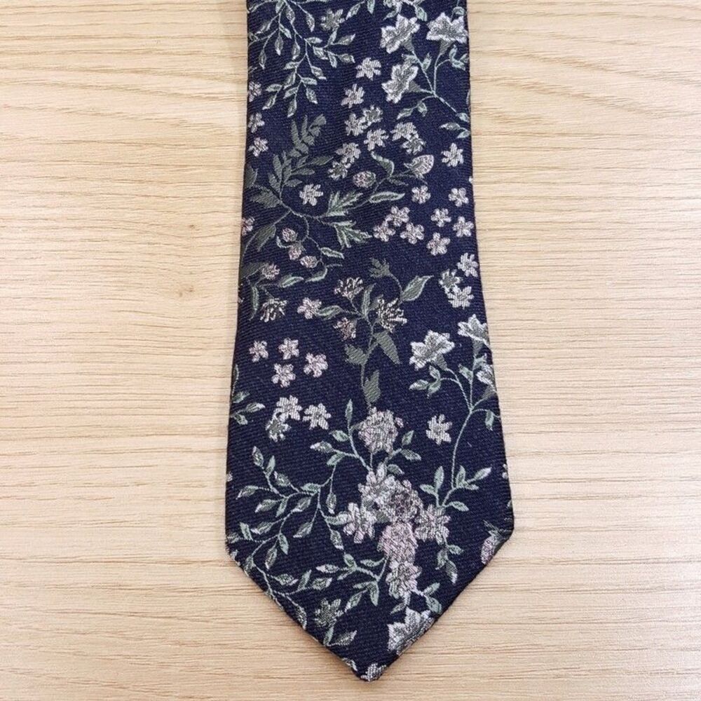 BAR III Mens Neck Tie Navy Floral Textured Embroidered Modern Slim Necktie